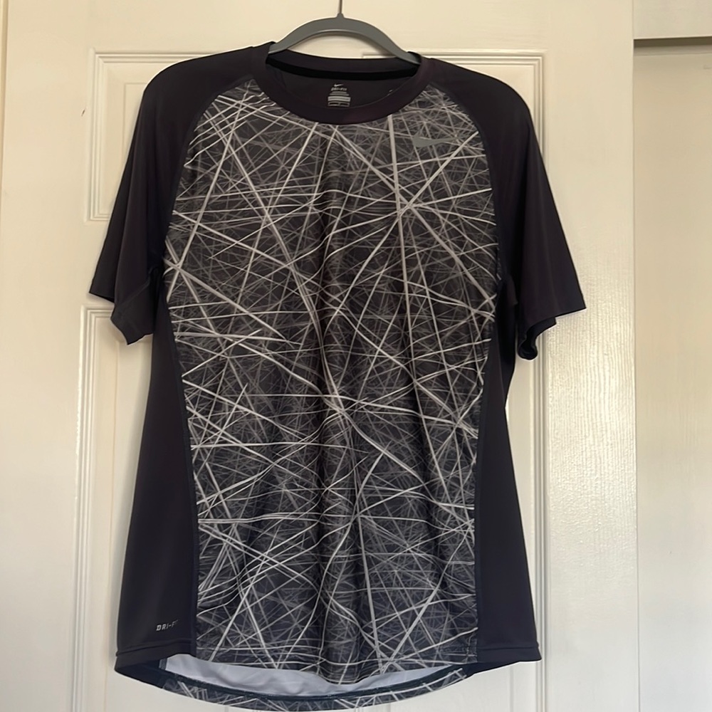 Nike Mens Dri-Fit Short Sleeve Crew Pullover. Like New!